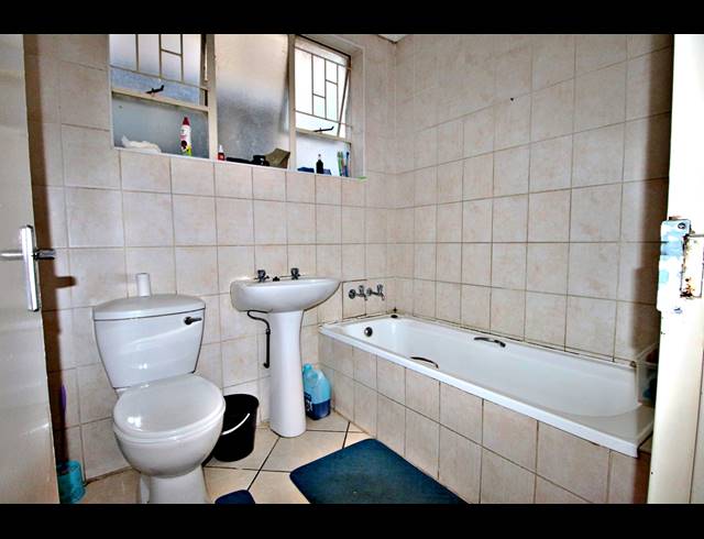 2 BEDROOM APARTMENT FOR SALE IN EDLEEN